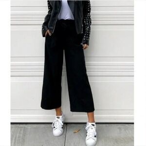 White House Black Market Black Wide Leg Crop Pants Size 8